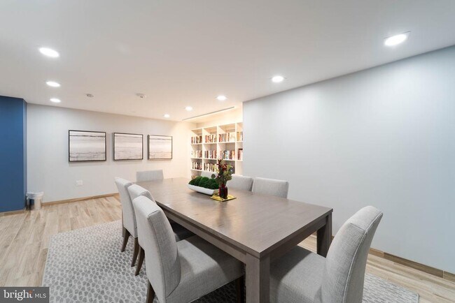 Building Photo - 1808 Old Meadow Rd