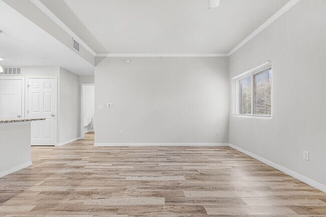 Building Photo - 2771 Royal Palm Ave