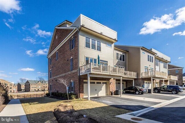 Building Photo - 9112 Kenway Ln