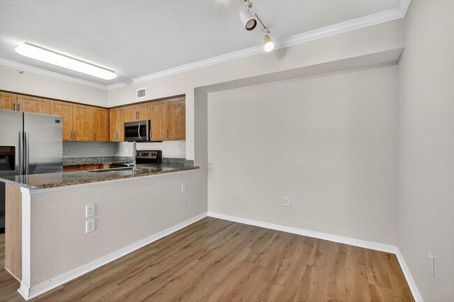 Building Photo - 6450 Emerald Dunes Dr
