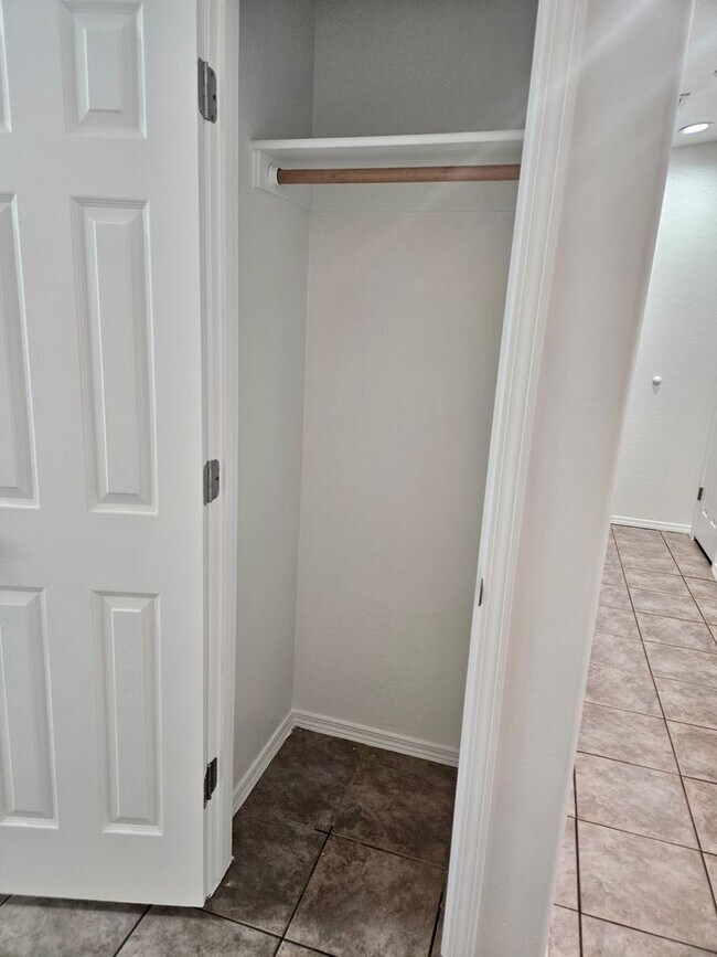 Building Photo - Beautiful remodeled 2 bed 2 bath home in Prescott Valley!