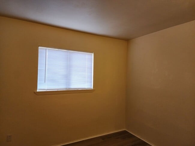 Building Photo - 205 El Paso Dr