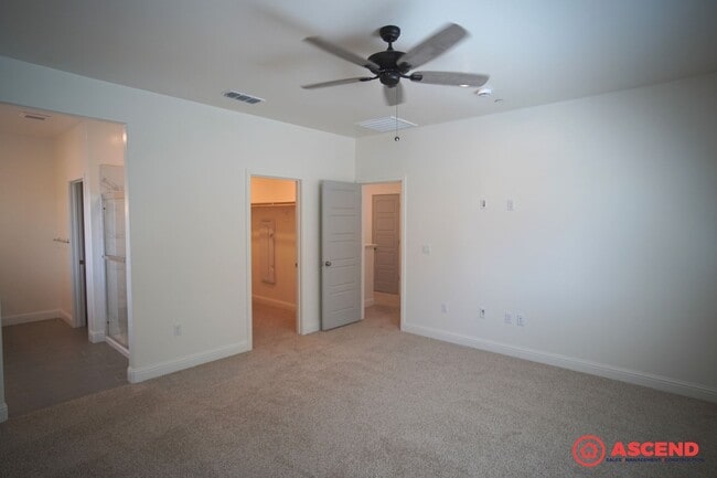 Building Photo - 4 Bedroom House in Gossamer Grove!