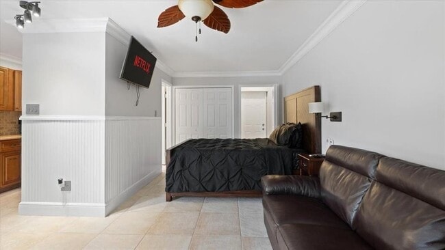 Building Photo - 724 NE 2nd St