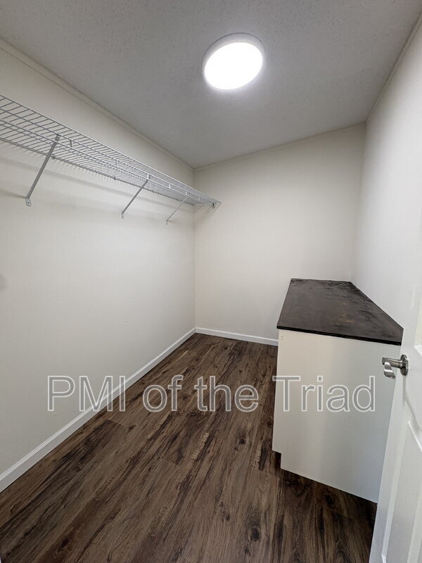 Building Photo - 589 Alvis Ln