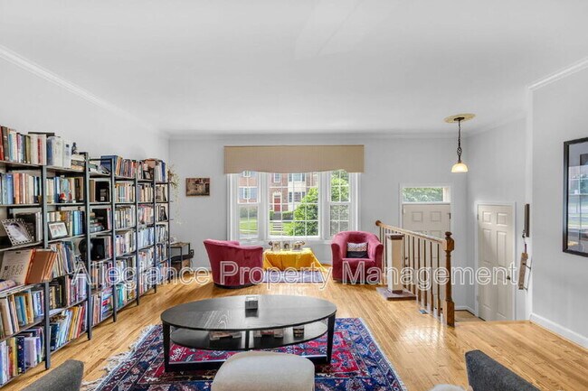 Building Photo - 6861 Williamsburg Pond Ct