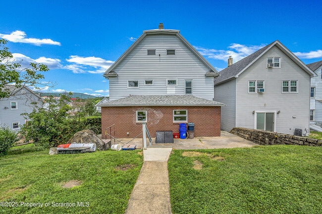 Building Photo - 1807 Farr St