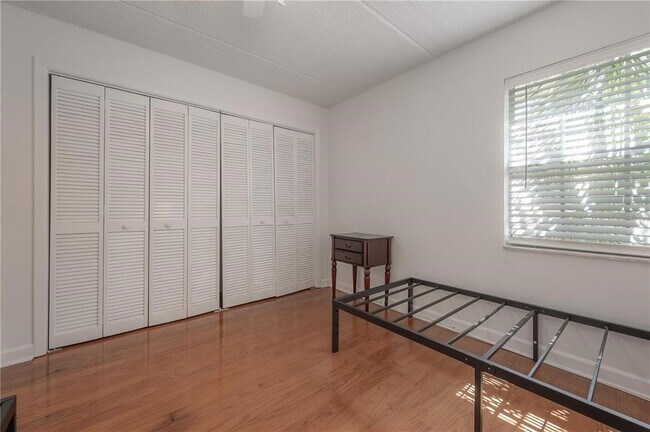 Building Photo - 107 S Obrien St