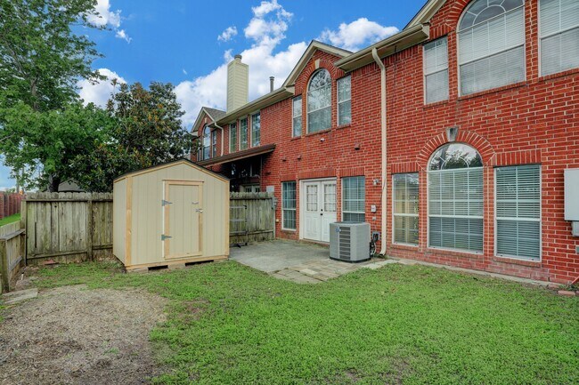 Building Photo - 1408 S Friendswood Dr