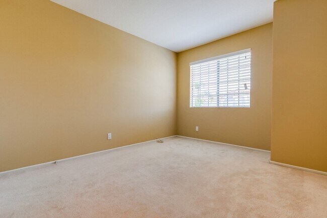 Building Photo - Lovely Home | Prime Westpark Location