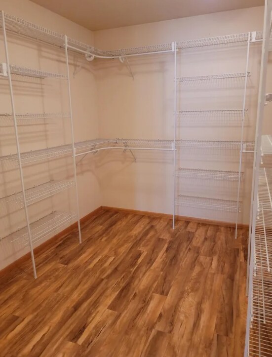 Building Photo - 610 Shadow Way