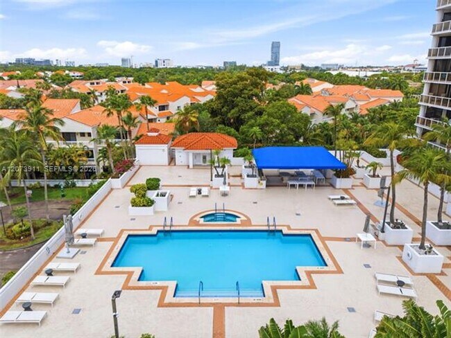 Building Photo - 3610 Yacht Club Dr