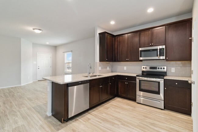 Building Photo - 3305 Ridge Pl