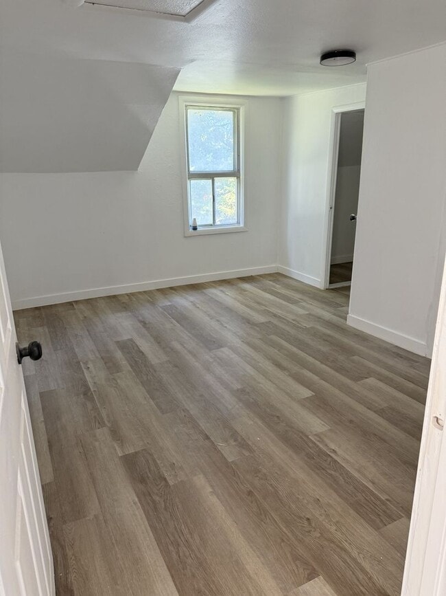 Building Photo - Spacious 4 Bed/2 bath North Bend Charmer