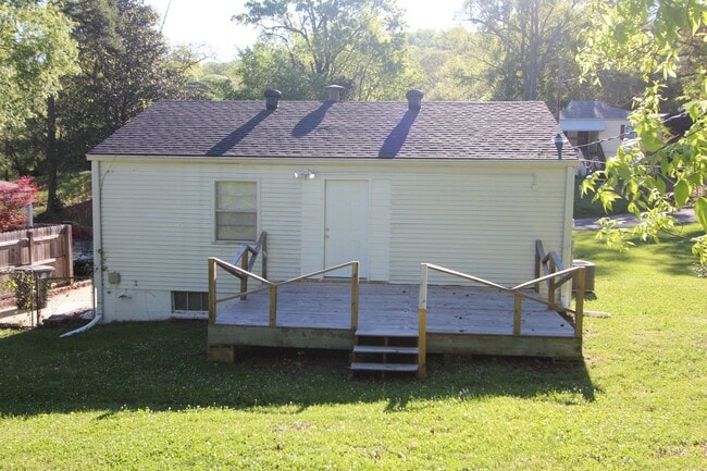 Building Photo - Cute ! Cute! Cute! New on the Market and Newly Renovated!
