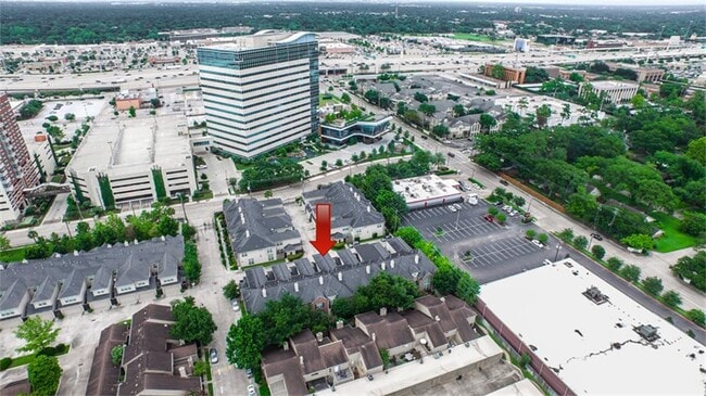Building Photo - 1005 Memorial Village Dr