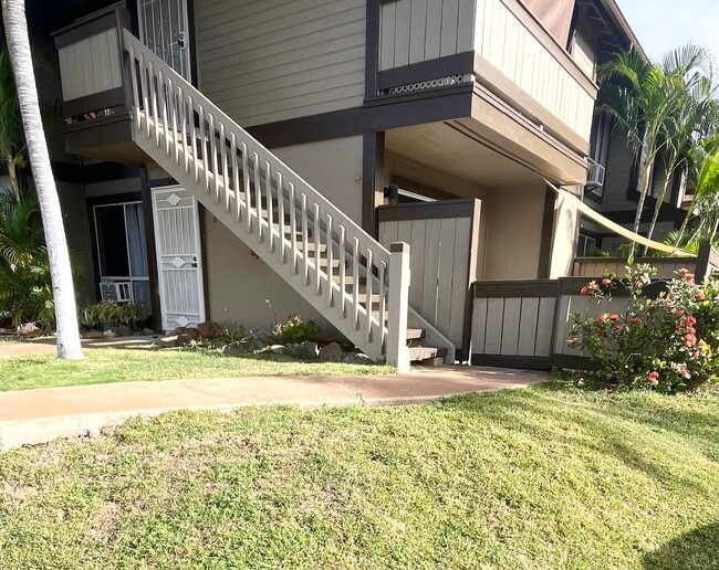 Building Photo - 91-1040-1040 Puamaeole St