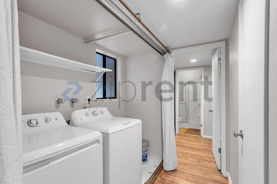 Building Photo - Unit 25