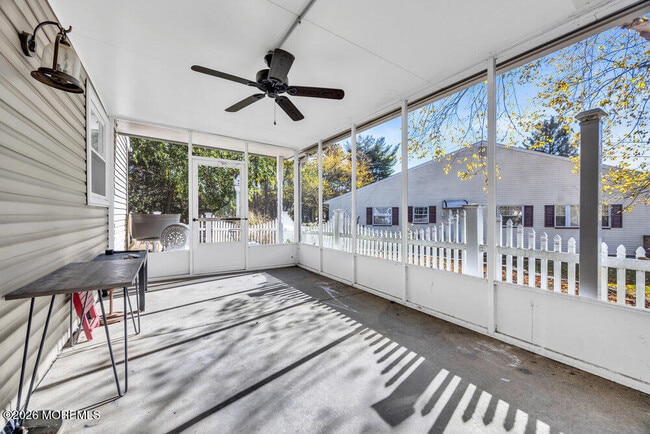 Building Photo - 5B Spring St