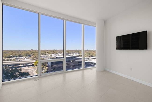 Building Photo - 2900 W Bay to Bay Blvd