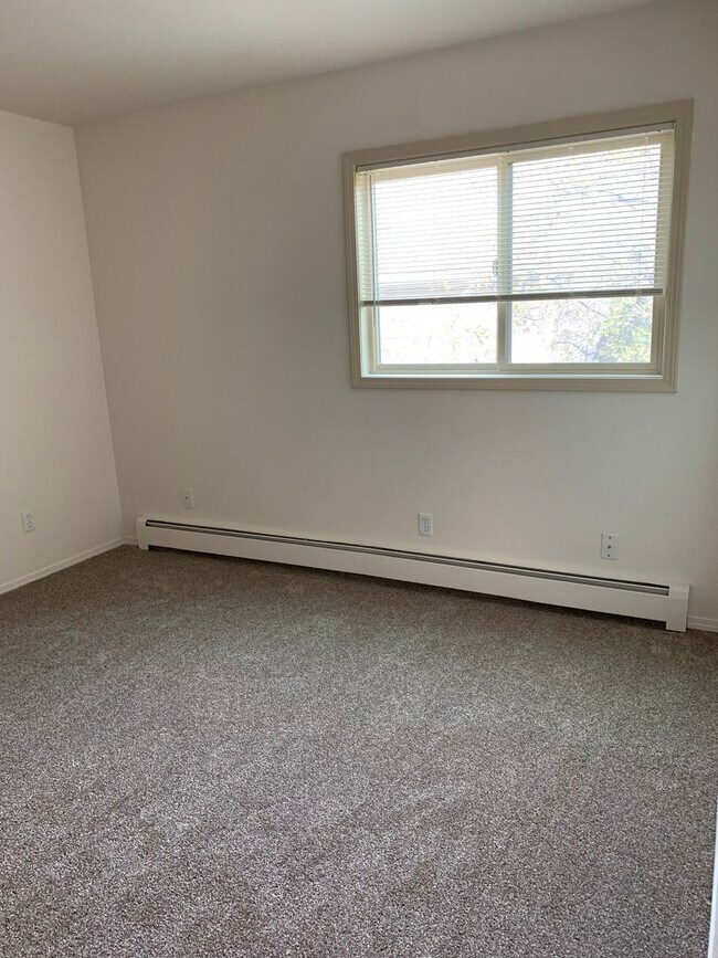 Building Photo - 1701 Elcadore Dr