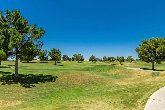 Building Photo - 2 Bedroom Single Story Home Available in Arizona Traditions Retirement Community Located Near Bel...