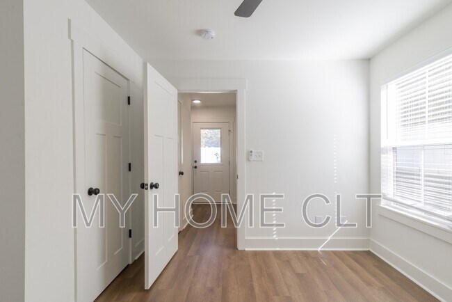 Building Photo - 404 Kirby Dr