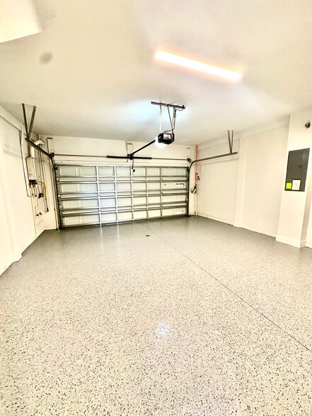 Building Photo - 3109 4th Ter N