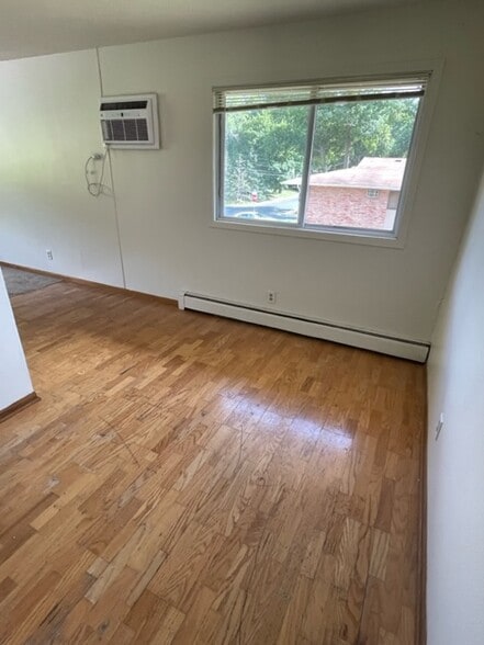 Dining - 2153 Basswood Ln