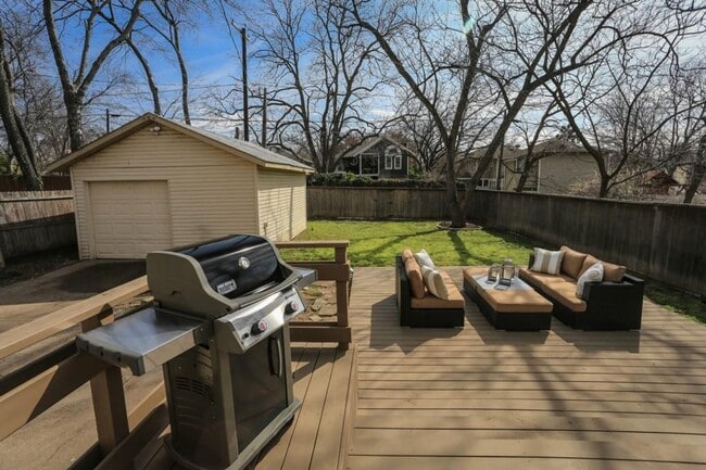Building Photo - Newly Updated 3-Bedroom House in the Desir...