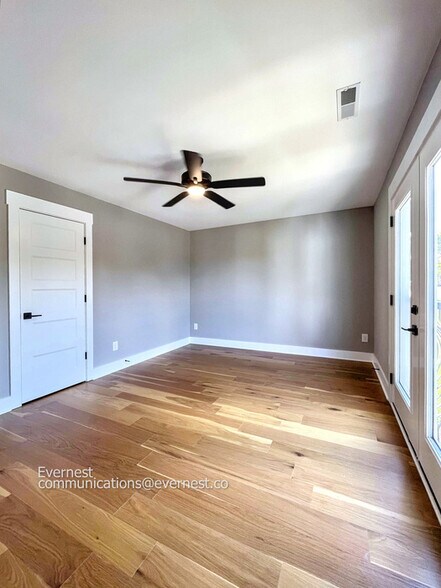 Building Photo - 1107 Walsh St