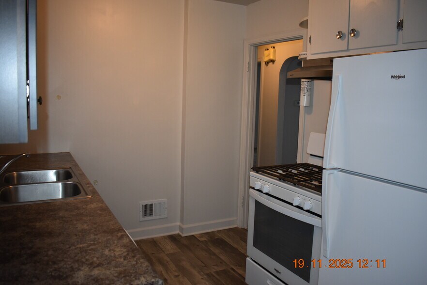 Building Photo - 5321 Pratt St