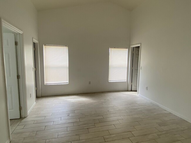 Building Photo - Home for rent