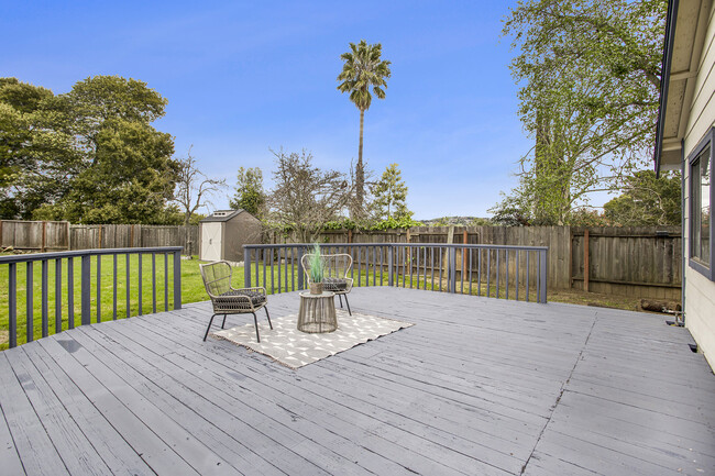 Building Photo - 131 Trident Ct