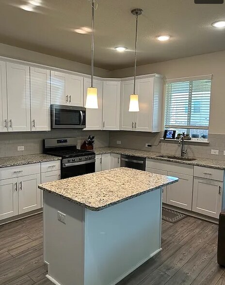 Building Photo - 713 Feldspar Way