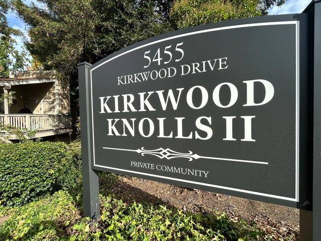 Building Photo - Move-In Ready 1BR in Sought-After Kirkwood...