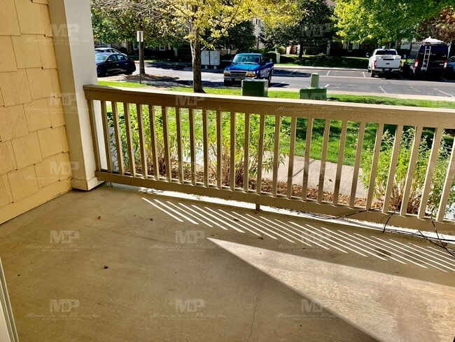 Building Photo - 4825 Hahns Peak Dr