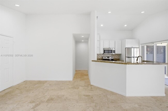 Building Photo - 922 Falling Water Rd