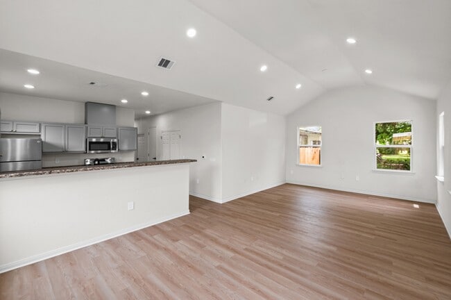 Building Photo - 4415 Castor St