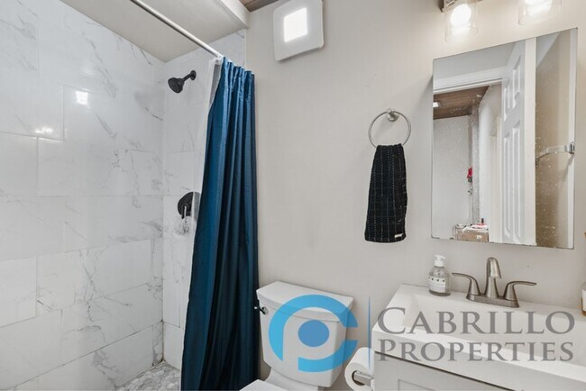 Building Photo - Gorgeous 5bd/3ba house walking distance to SDSU w/ Pool