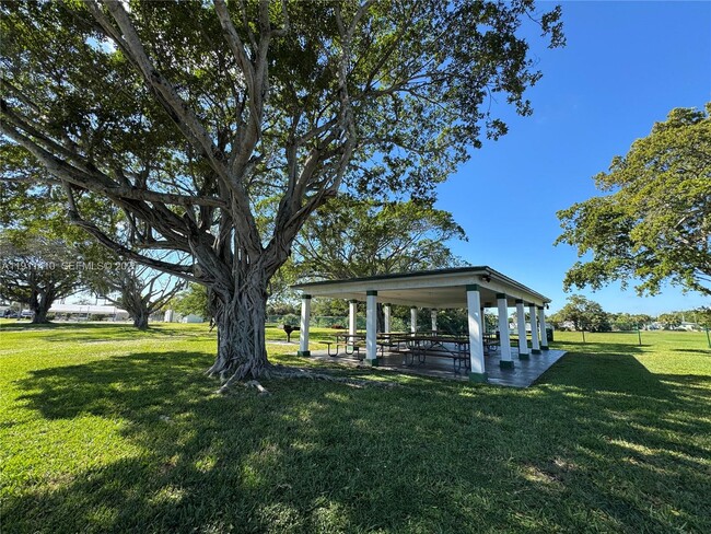 Building Photo - 4578 NW 16th Ave