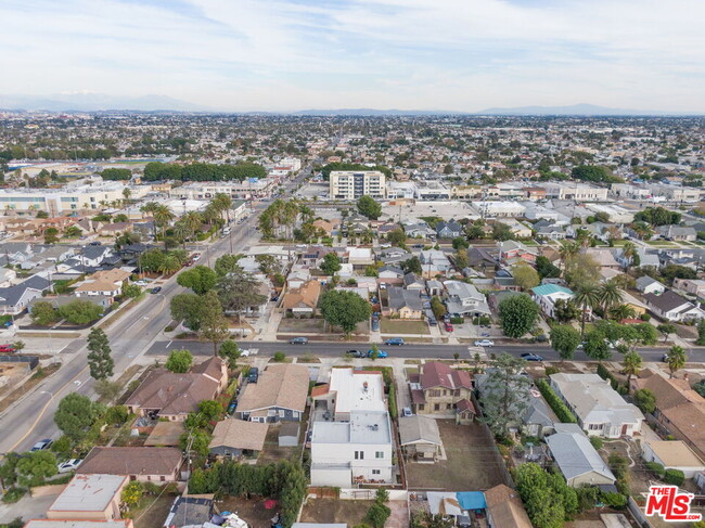 Building Photo - 5413 Brynhurst Ave