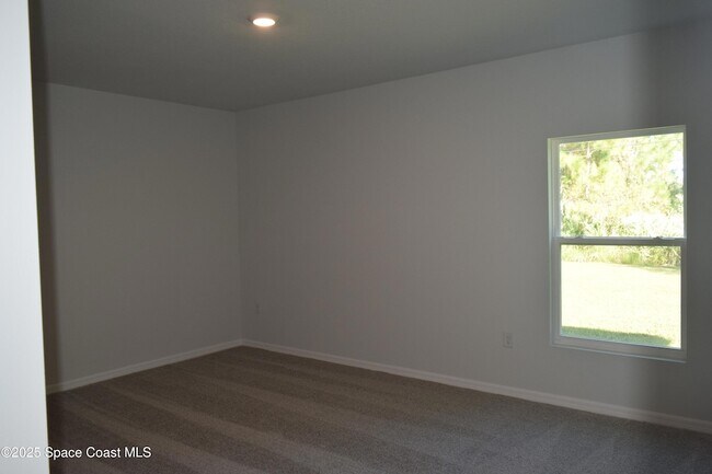 Building Photo - 3094 San Filippo Dr SE