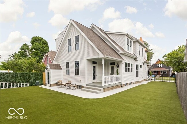 Building Photo - 929 Sanders St