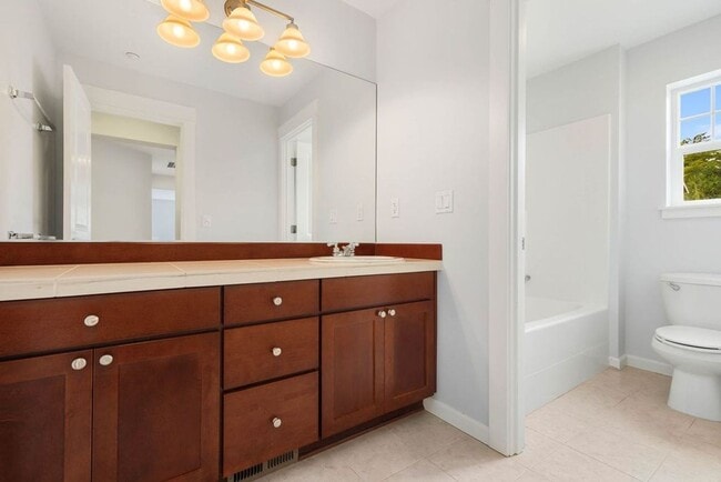 Building Photo - 17448 NE 98th Way