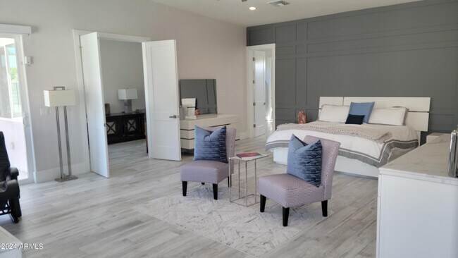 Building Photo - 13613 N 76th St