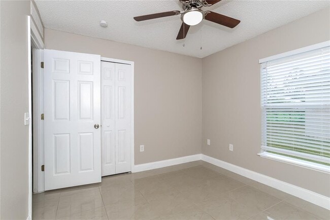 Building Photo - 1118 Chesterfield Ct