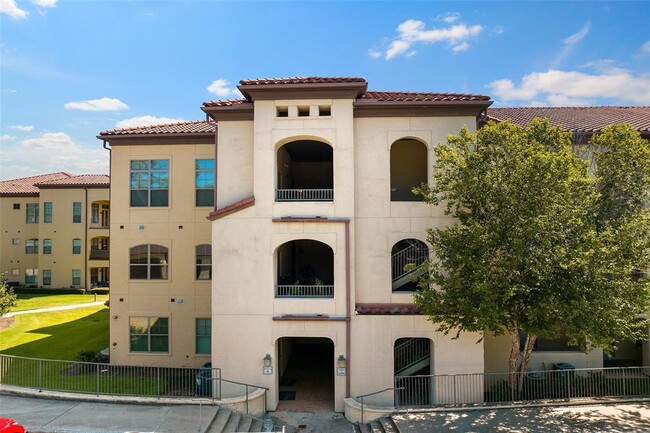 Building Photo - 17040 W Farm To Market 1097