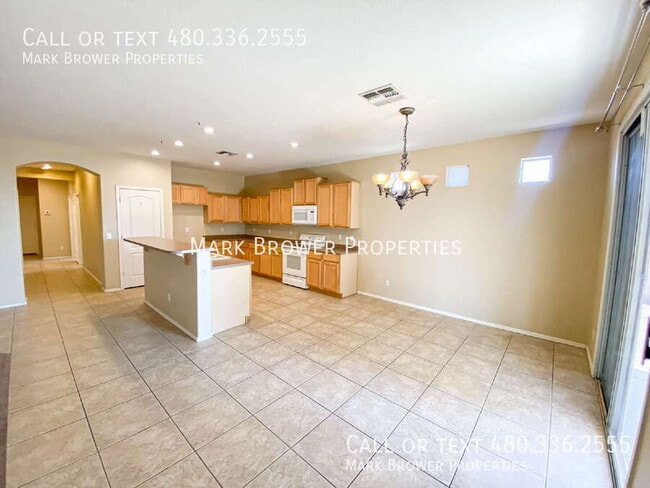 Building Photo - 3242 S Moccasin Trail