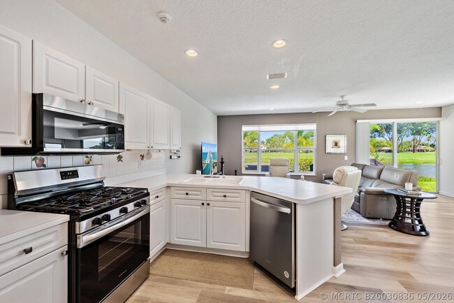 Building Photo - 8232 Heritage Club Dr